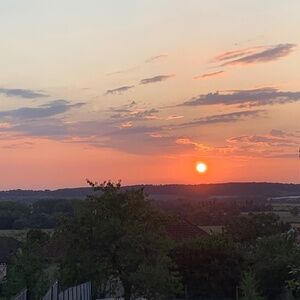 Meet your Posher, Elia